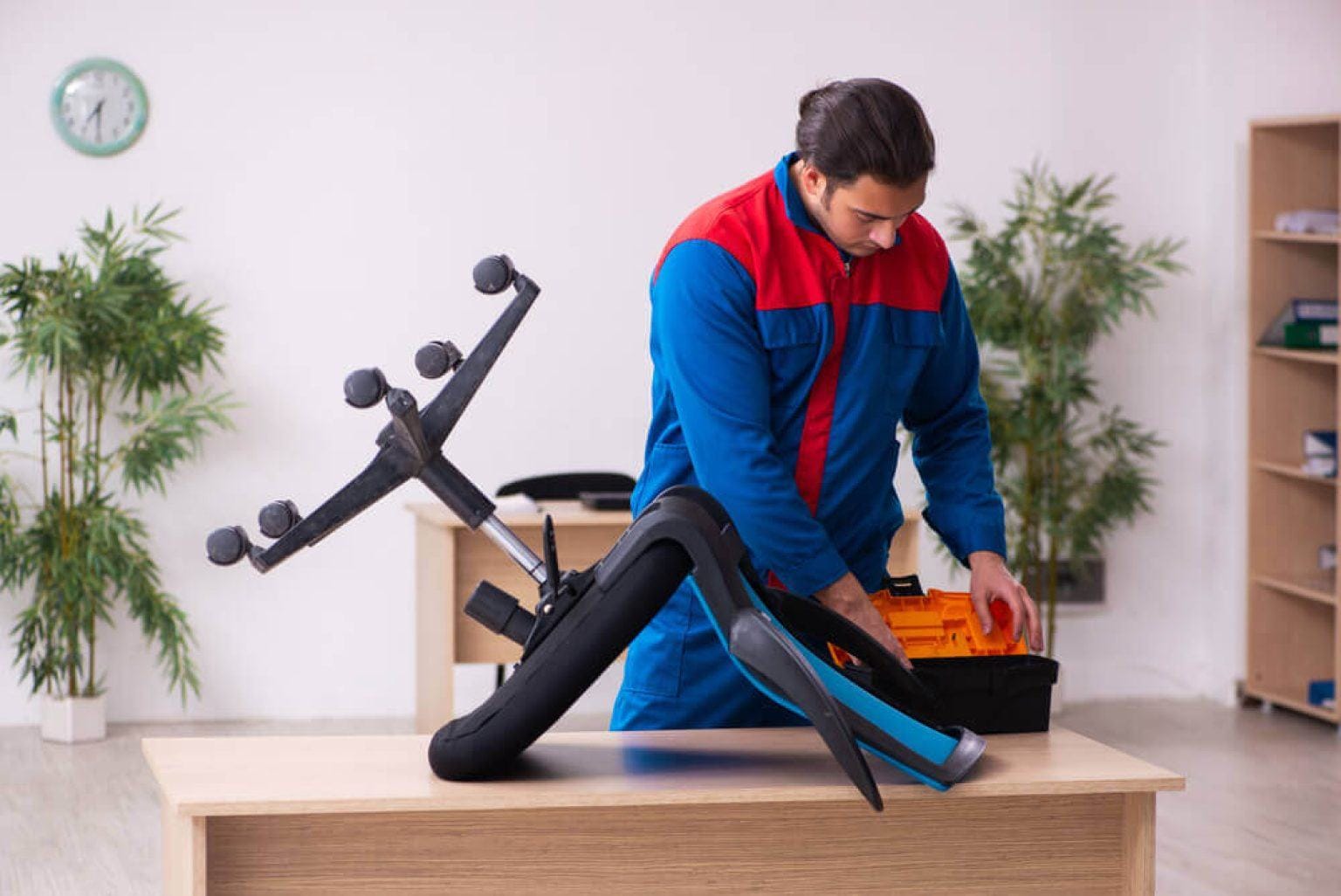 How to Fix an Office Chair That Leans Back? 4 Best Tips