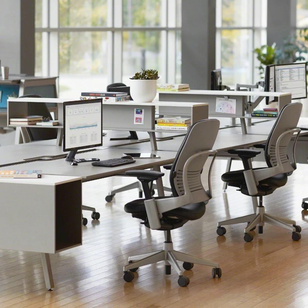 Steelcase Think vs Leap