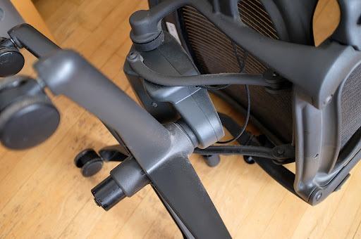 how to raise office chair without lever