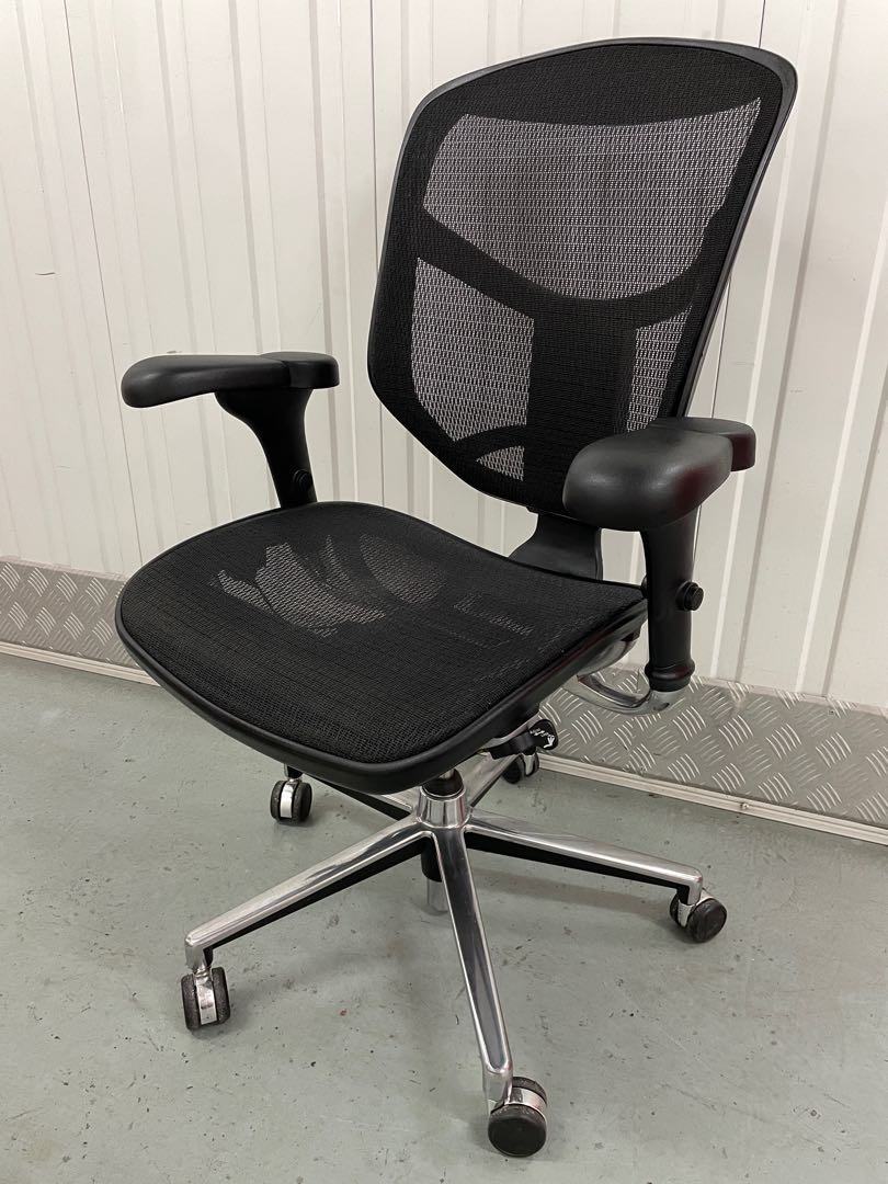 8 Best Office Chairs for Scoliosis You Shouldn't Ignore