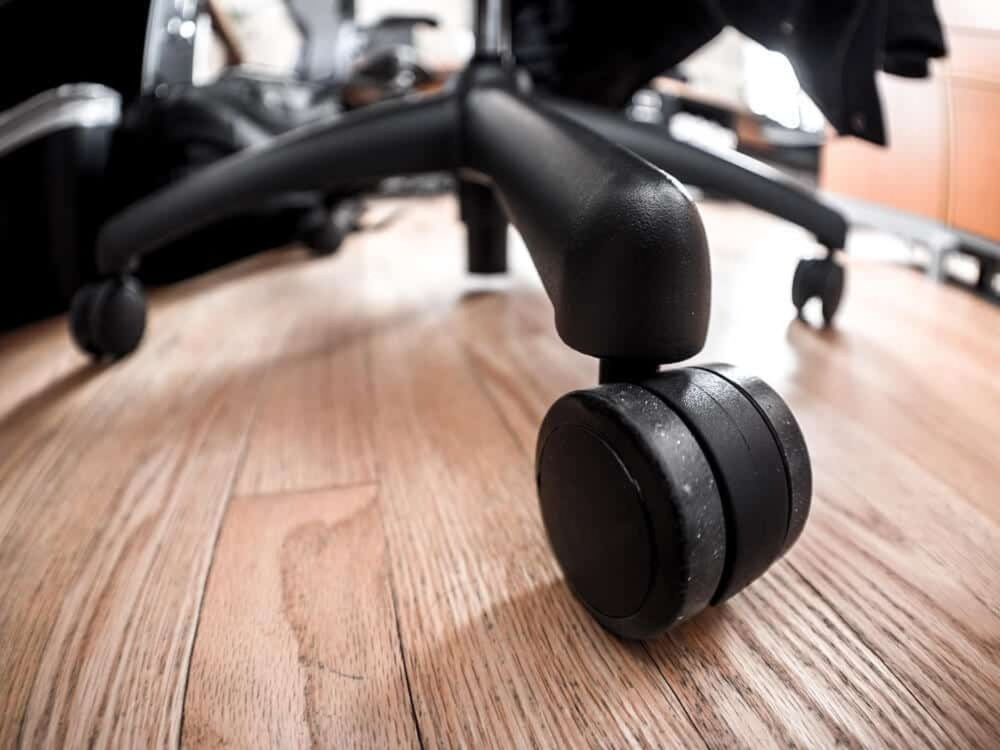 How to Remove Office Chair Base with 5 Easy Steps