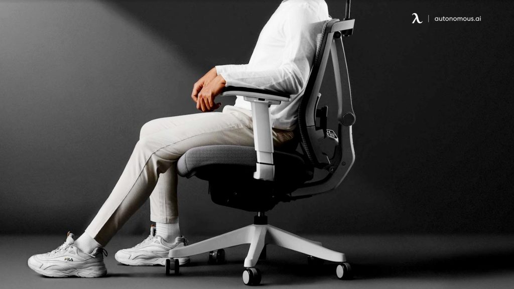 8-easy-steps-on-how-to-properly-sit-in-a-chair