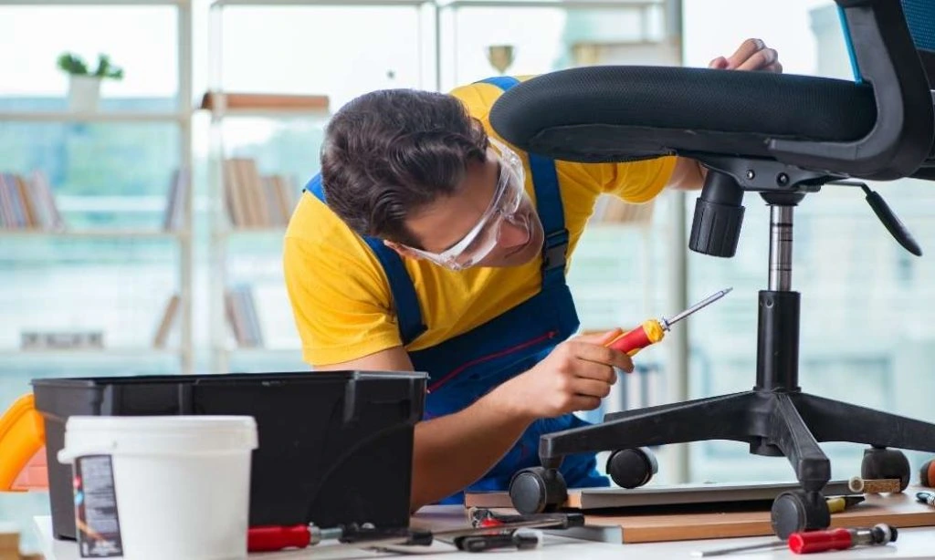 How to Fix an Office Chair That Won't Stay Up? 5 Easy Steps