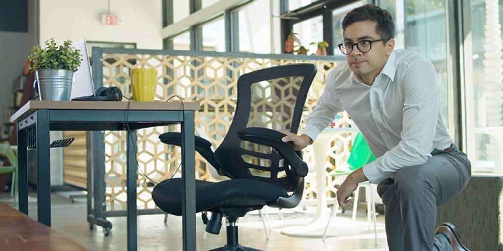 How to Fix an Office Chair That Won't Stay Up? 5 Easy Steps