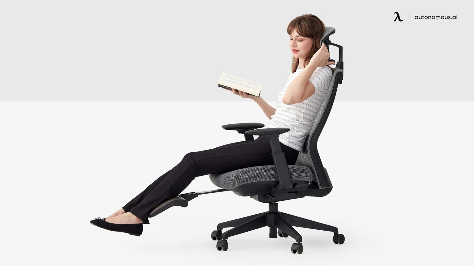 7 Best Office Chair with Footrest for All-day Comfort