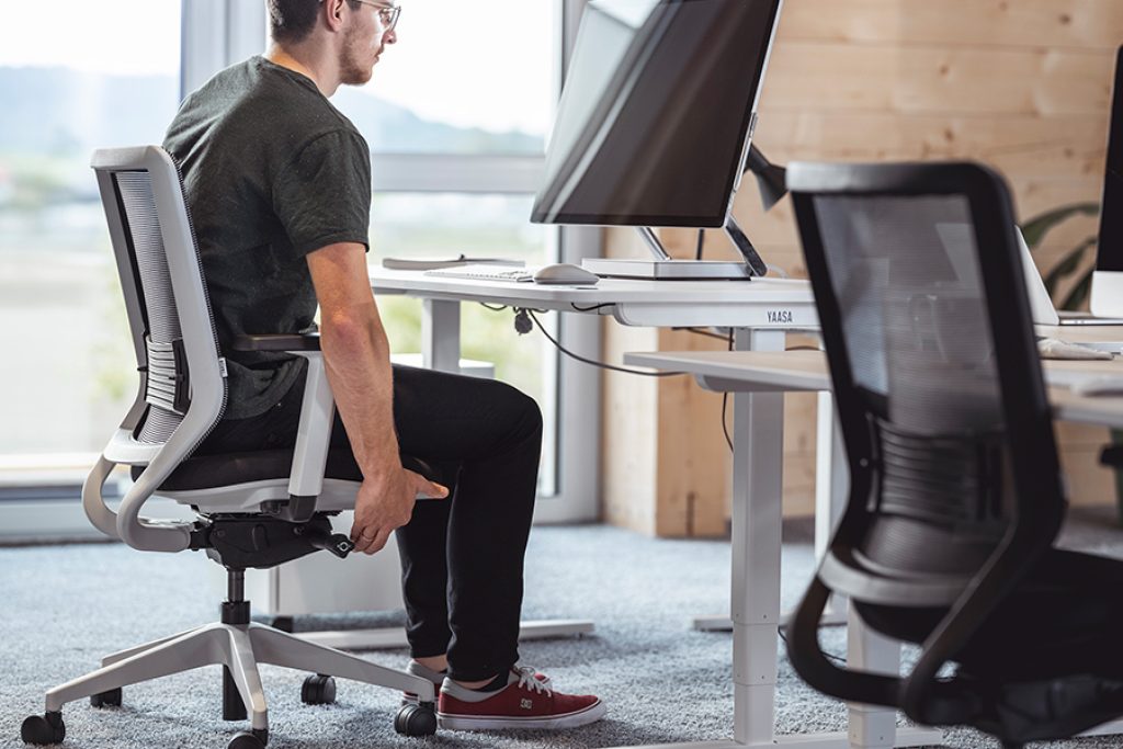 how-to-adjust-office-chair-for-lower-back-pain