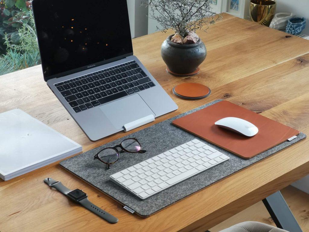 ergonomic set up for laptop