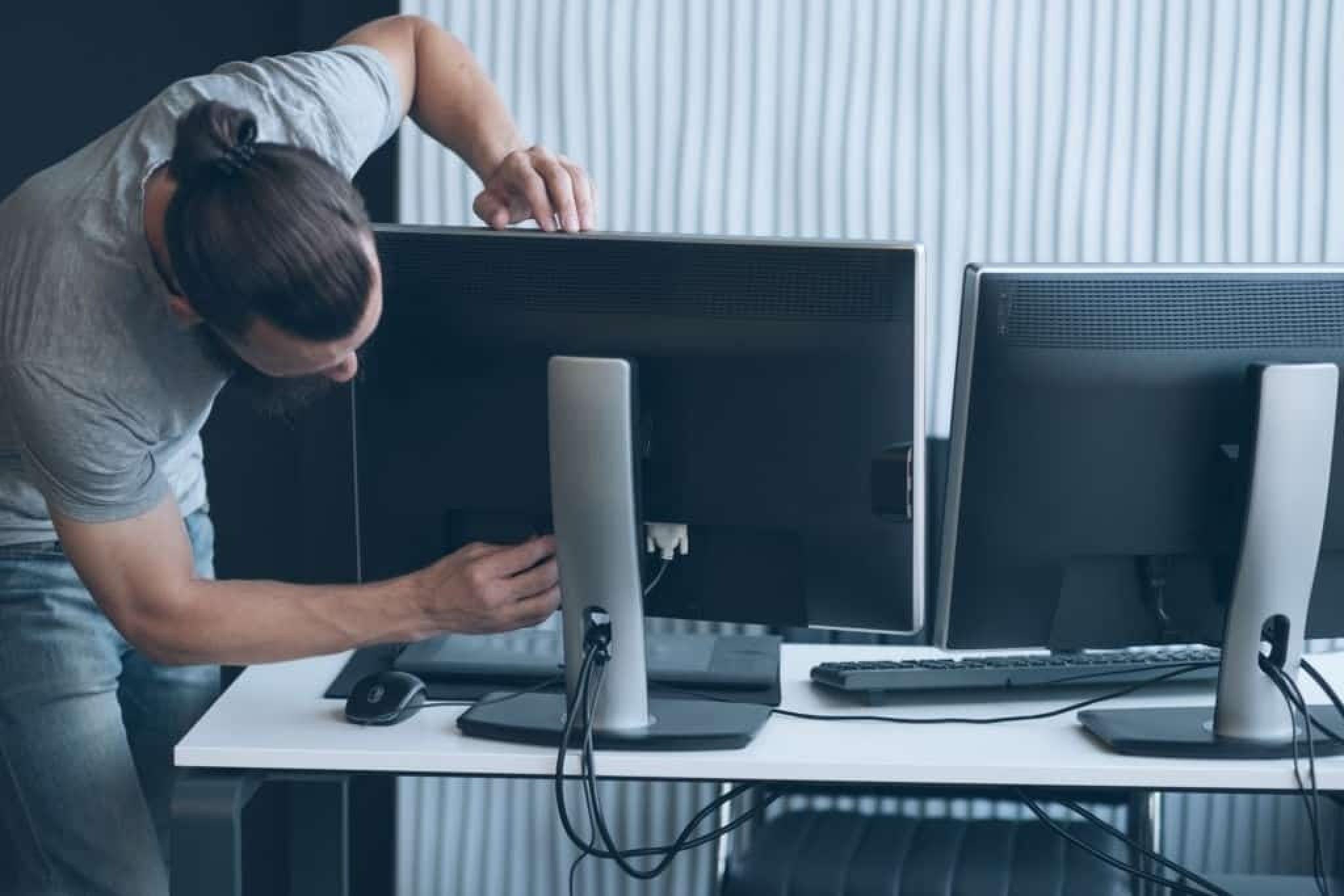 How to Fix a Wobbly Desk with 7 Easy Guides