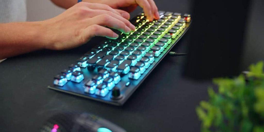 how many switches on a 65 keyboard