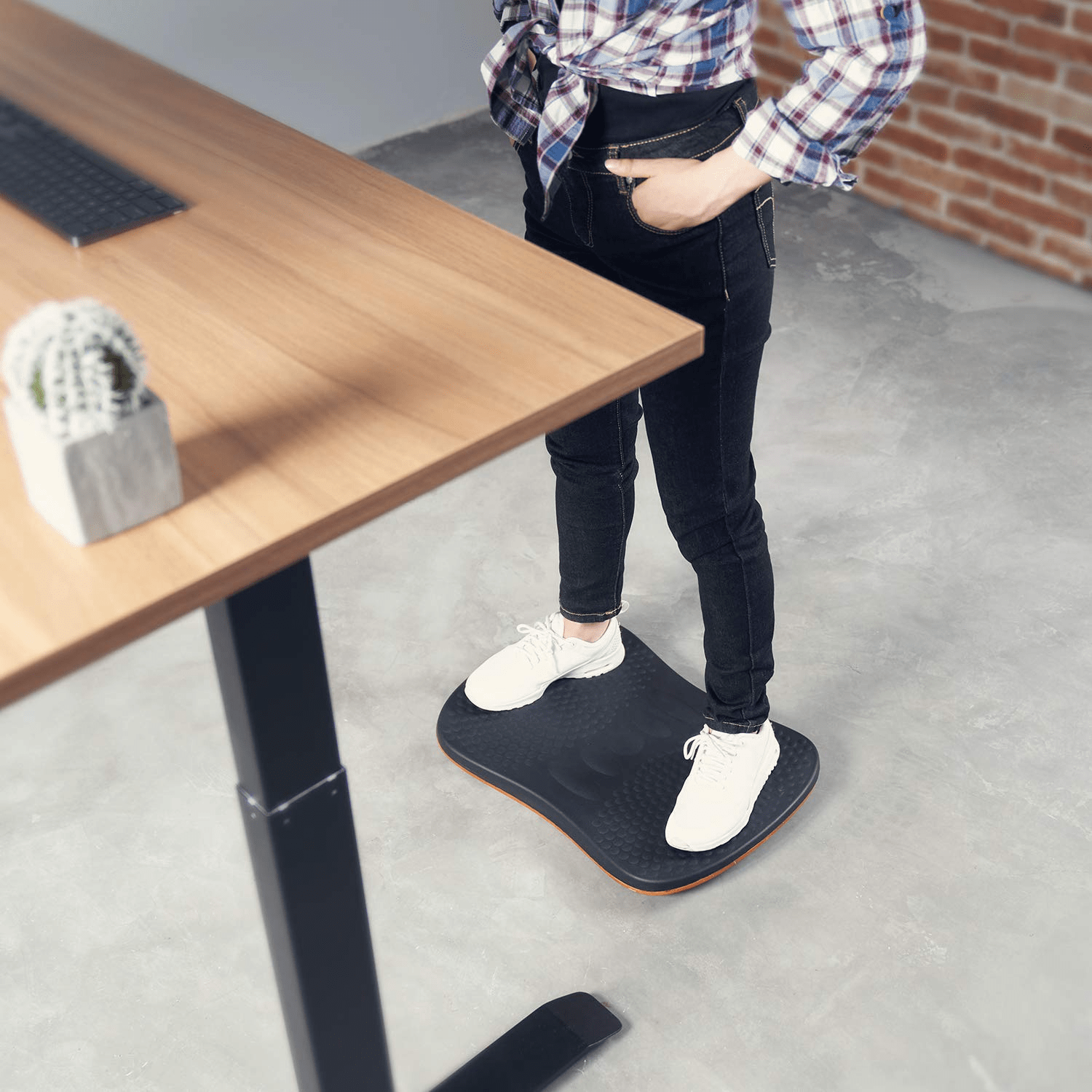 anti fatigue mat standing desk