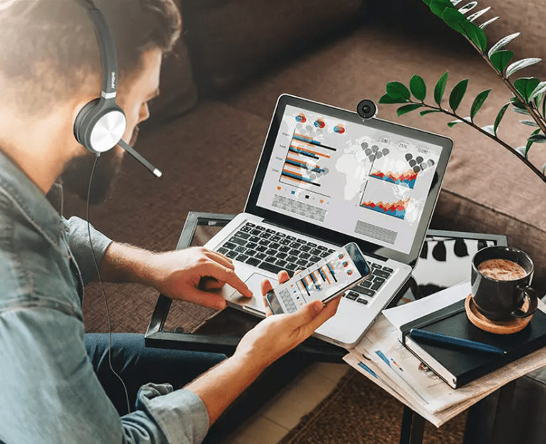 What is Hybrid Remote Work? Is It Effective for Employees? Useful Guides in 2023